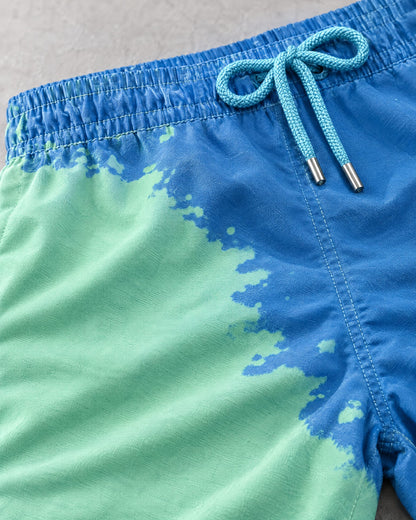Close-up of Shift fabric changing from blue to green